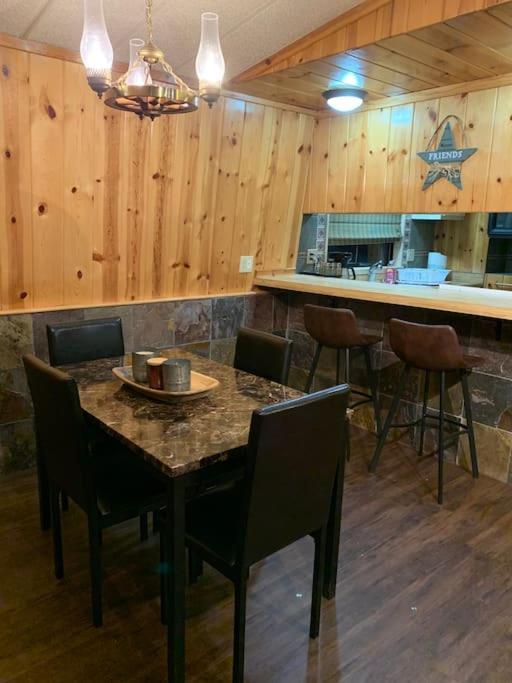 Holiday home Tillie Creek Retreat: A Creekside Oasis