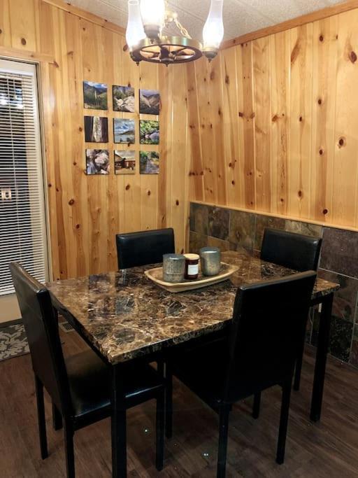 Tillie Creek Retreat: A Creekside Oasis *
